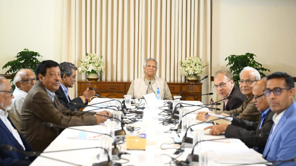 জুলাই সনদ তৈরিতে স্বচ্ছতা ও দৃশ্যমানতা নিশ্চিতের নির্দেশ দিলেন প্রধান উপদেষ্টা ইউনূস