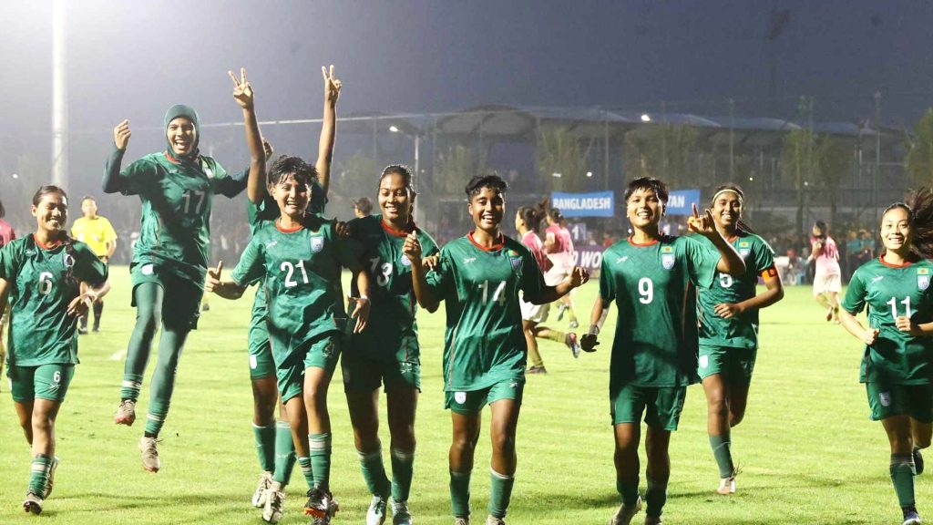 সাফ অনূর্ধ্ব-২০ নারী চ্যাম্পিয়নশিপ শ্রীলঙ্কাকে হারিয়ে শিরোপার আরও কাছে বাংলাদেশ