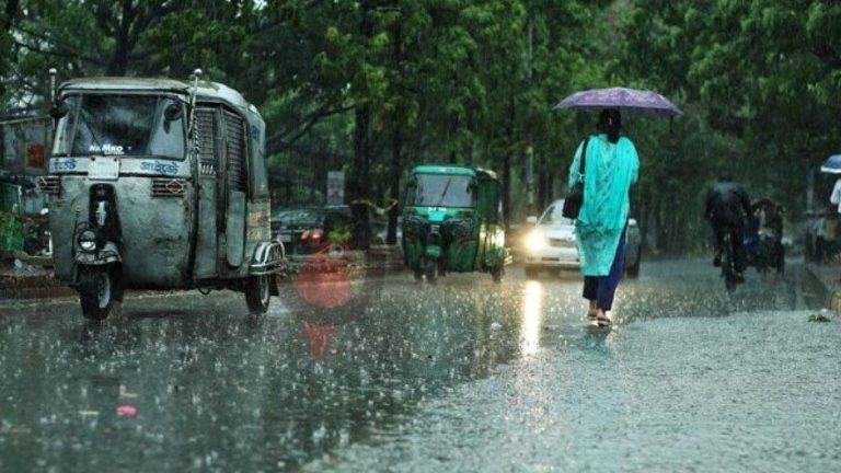 সারাদেশে বৃষ্টি অব্যাহত, ভোগান্তি বাড়ছে