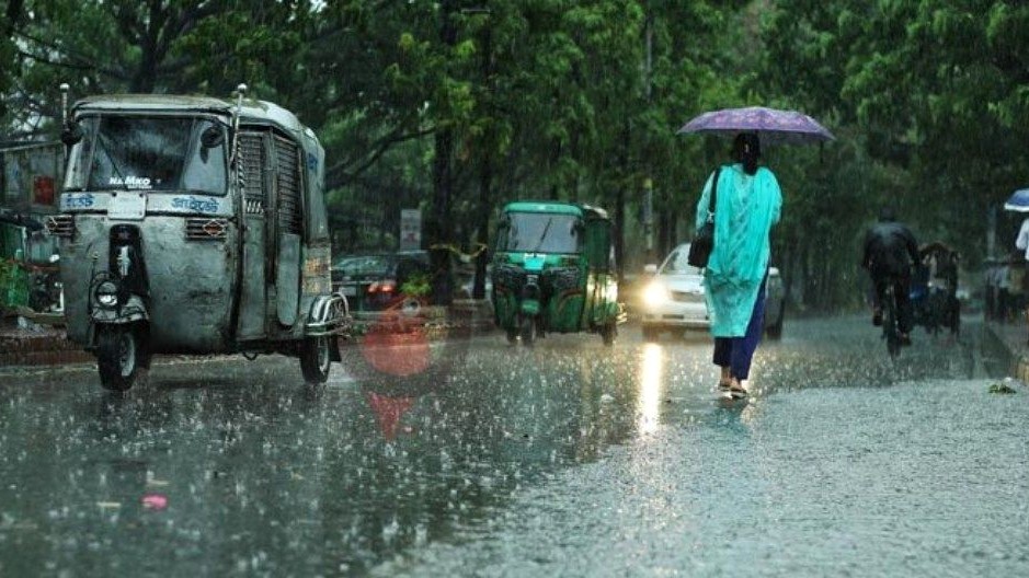 সারাদেশে বৃষ্টি অব্যাহত, ভোগান্তি বাড়ছে