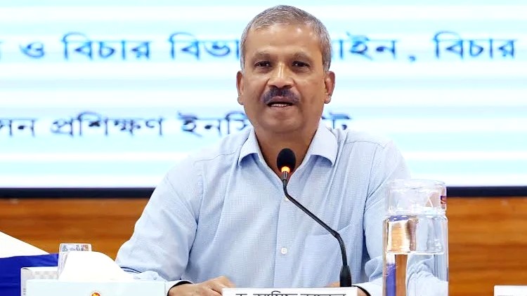 আইন, বিচার ও সংসদ বিষয়ক উপদেষ্টা ড. আসিফ নজরুল