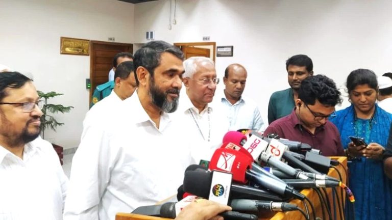 ৩১ অক্টোবরের মধ্যে ১৮ বছর পূর্ণকারী তরুণরা ভোটার হতে পারবেন ইসি সানাউল্লাহ