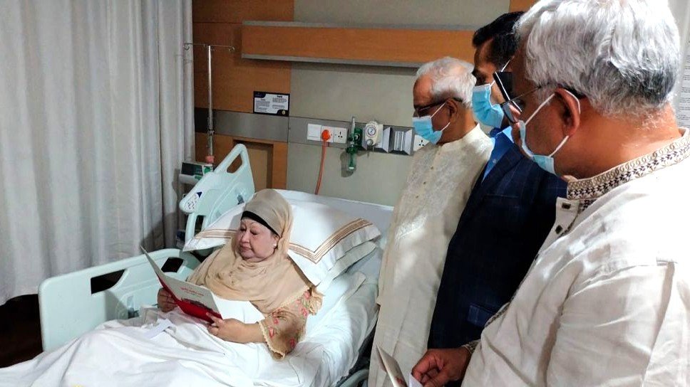 Consensus Commission meets Khaleda Zia to invite her to sign the July Charter