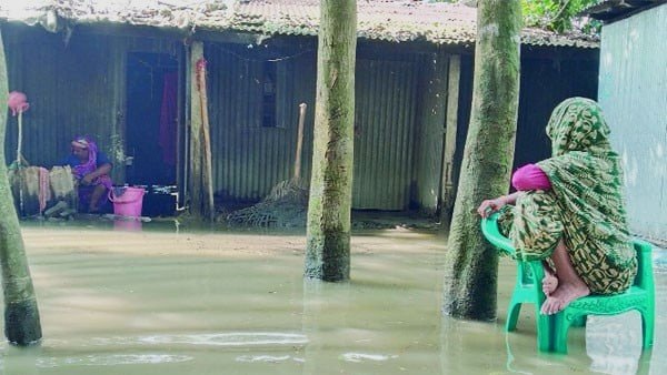 Despite the decrease in water in Teesta, there is a fear of erosion, millions of people are stranded