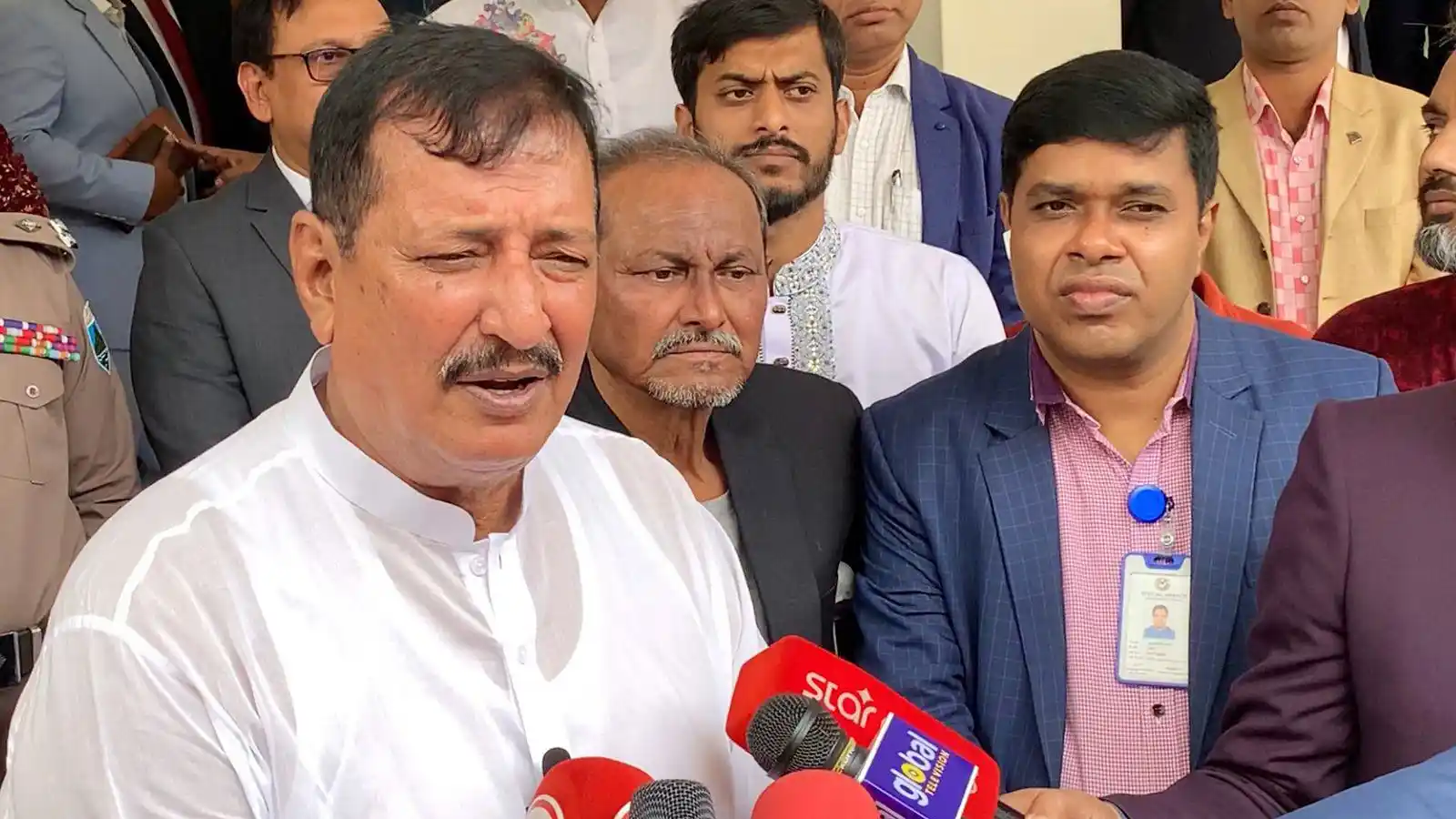 ‘আমার সন্তানও যদি অপরাধী হয়, ব্যবস্থা নিন’: কর্মকর্তাদের ভূমিমন্ত্রী