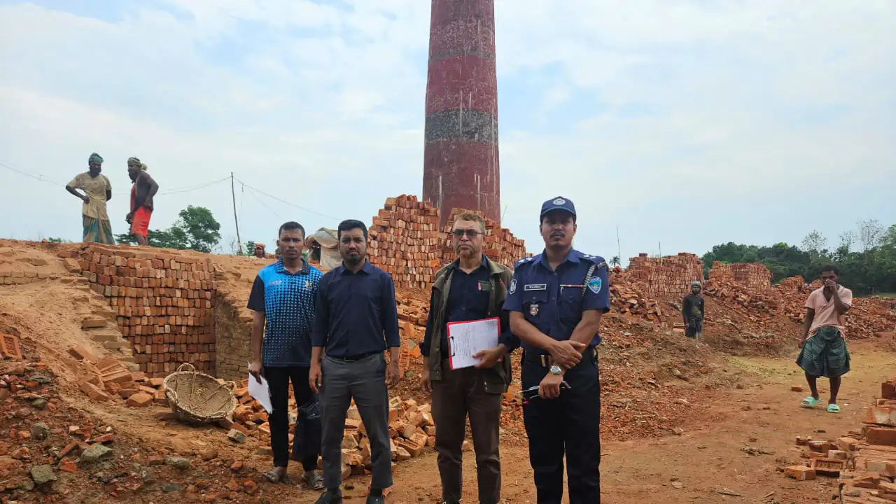 সরকারি নিষেধাজ্ঞা অমান্য করায় ইটভাটাকে ৬ লাখ টাকা জরিমানা