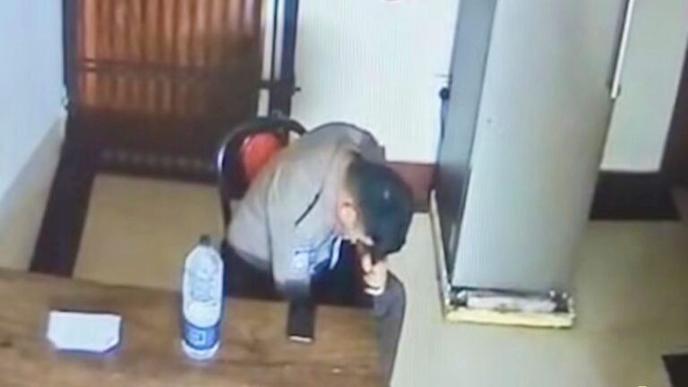 ​খুলনায় পুলিশ লাইনে নিজের গুলিতে কনস্টেবল নিহত, তদন্তে পুলিশ