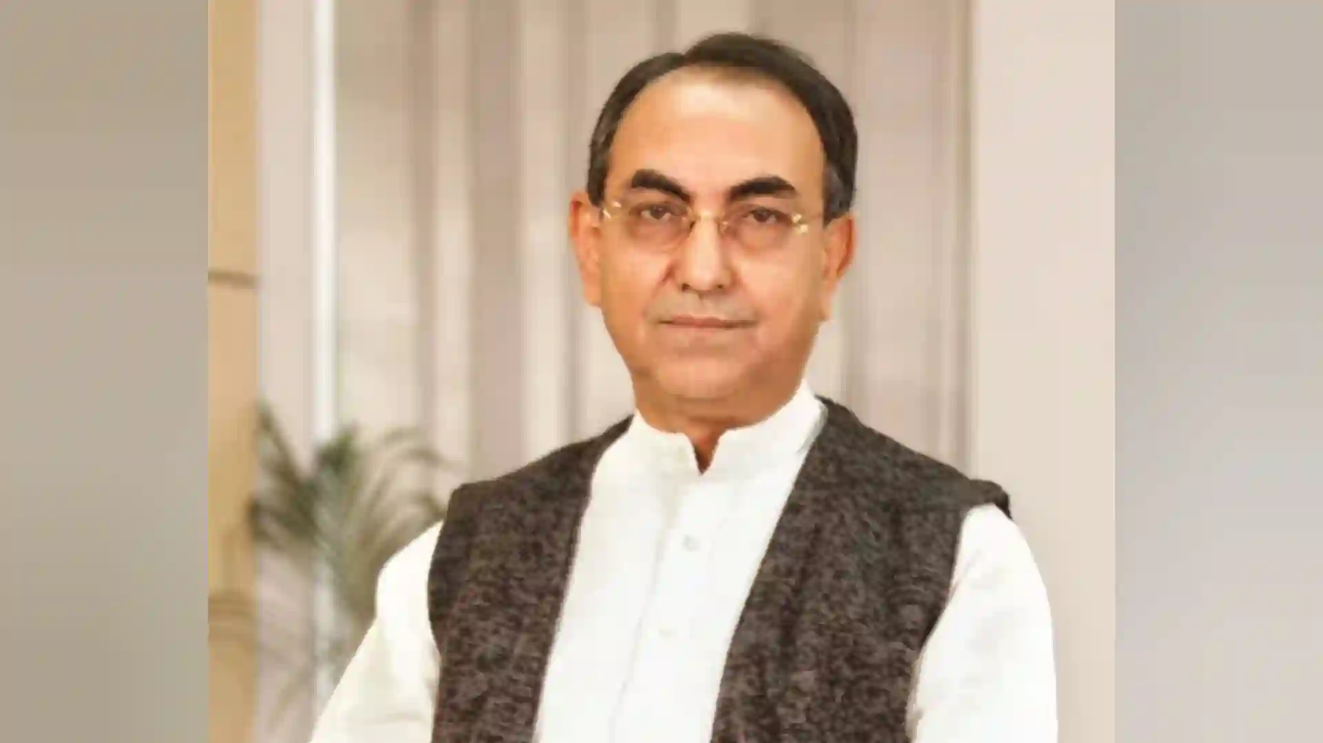 উন্নত চিকিৎসার জন্য সিঙ্গাপুর থেকে অন্য নেওয়া হলো মির্জা আব্বাসকে