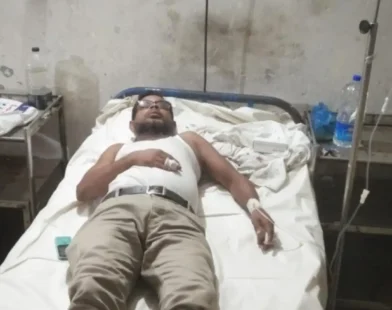 কাঁঠালিয়ায় স্বাস্থ্য সহকারীর ওপর প্রতিপক্ষের হামলা