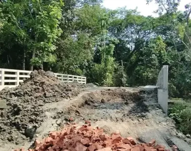 ভুতুড়ে খালের ওপর পৌনে ৪ কোটির সেতু, বিপাকে এলাকাবাসী