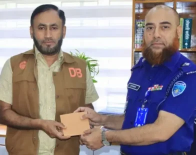 নোয়াখালীতে কিশোর গ্যাং দমন ও মাদক উদ্ধারে শ্রেষ্ঠত্বের পুরস্কার পেলেন ডিবির জাকির