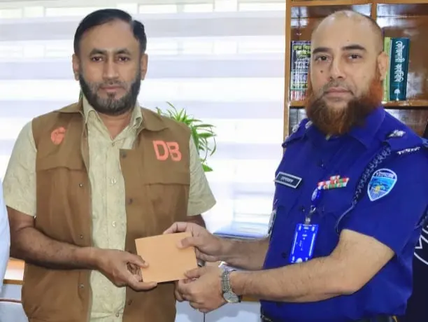 নোয়াখালীতে কিশোর গ্যাং দমন ও মাদক উদ্ধারে শ্রেষ্ঠত্বের পুরস্কার পেলেন ডিবির জাকির