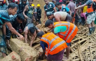 উখিয়ায় পাহাড়ধসে মাদ্রাসায় চাপা পড়ে নিহত ৮, উদ্ধারকাজ অব্যাহত