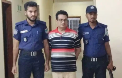 বেনাপোল সীমান্তে ঝিনাইদহ জেলা স্বেচ্ছাসেবক লীগ সভাপতি আটক