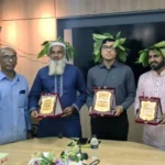 চাঁদপুরে জলপাই পাতার শান্তির মুকুটে সংবর্ধিত তিন গুণী