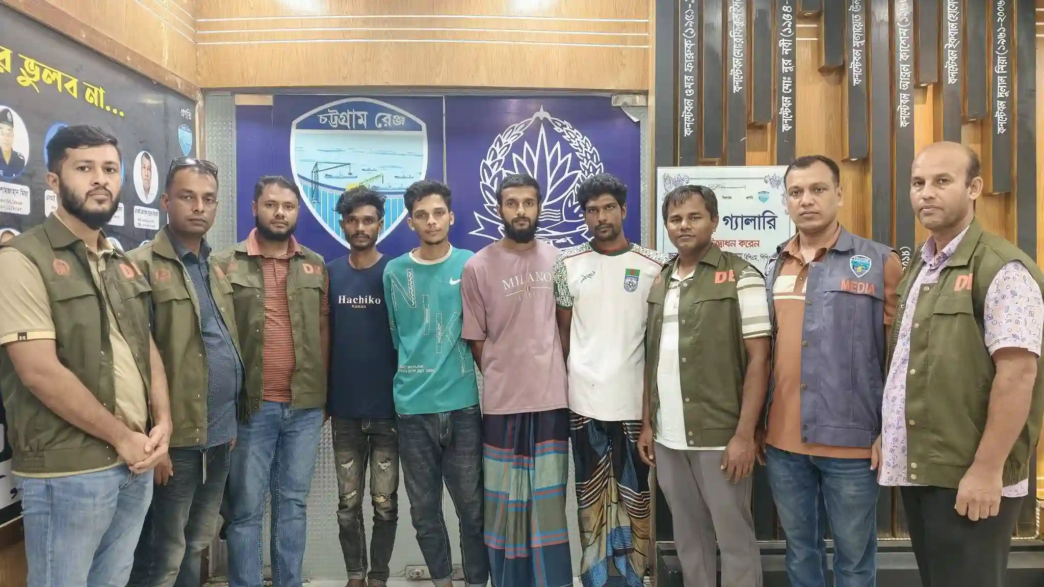 অনলাইনে চাঁদপুরের ইলিশ বিক্রির নামে প্রতারণার দায়ে ৪ সদস্য গ্রেফতার
