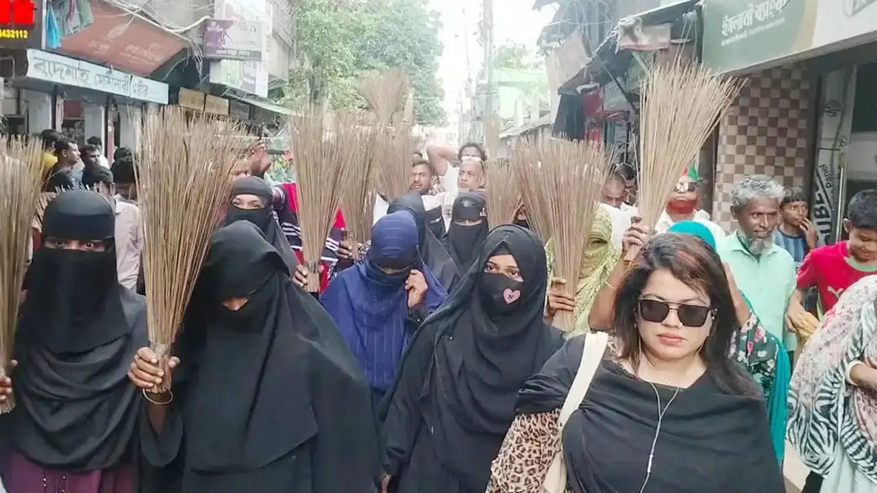 সংসদে বিএনপির সমালোচনা করায় আশুগঞ্জে রুমিন ফারহানা অবাঞ্ছিত ঘোষণা