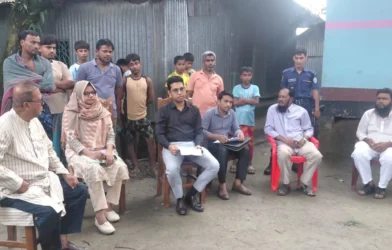 চাঁদপুরে পুকুরে খামারের বর্জ্য ফেলার দায়ে ১ লাখ টাকা জরিমানা