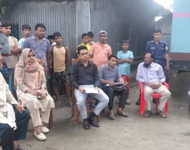 চাঁদপুরে পুকুরে খামারের বর্জ্য ফেলার দায়ে ১ লাখ টাকা জরিমানা