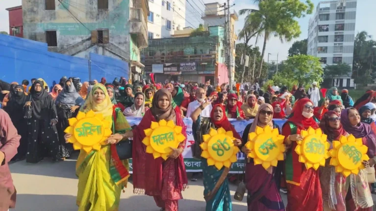 চাঁদপুরে বর্ণাঢ্য আয়োজনে মহিলা দলের ৪৮তম প্রতিষ্ঠাবার্ষিকী পালিত