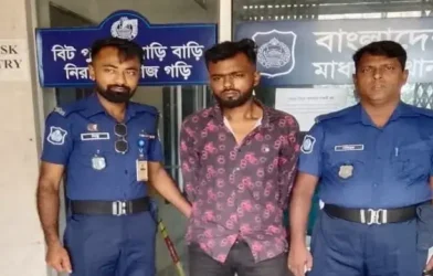 পারিবারিক কলহের জেরে বিষপানে মা ও মেয়ের মৃত্যু, বাবা আটক