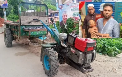 মায়ের হাত ধরে হাঁটার সময় ট্রলির ধাক্কায় প্রাণ গেল তিন বছরের শিশুর