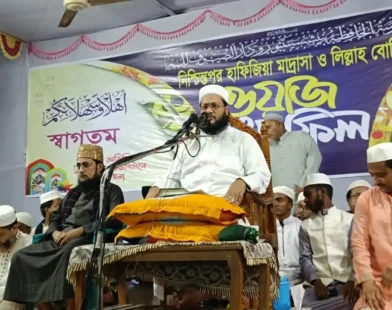 মাদকের বিরুদ্ধে ইশরাকের অবস্থানের সমর্থন করলেও পিস্তল প্রদর্শনের সমালোচনা আব্বাসীর