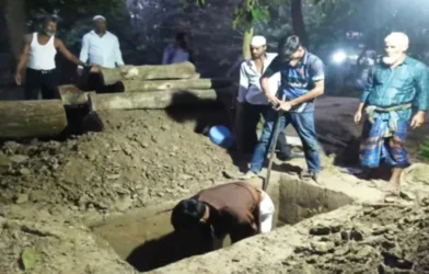 সম্পত্তি নিয়ে বিরোধের জেরে গোরস্থানে দাফনে বাধা