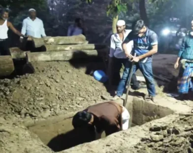 সম্পত্তি নিয়ে বিরোধের জেরে গোরস্থানে দাফনে বাধা