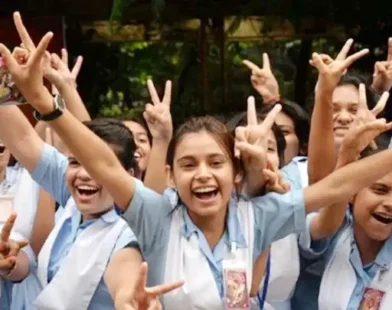 এইচএসসির ফল প্রকাশ: পাসের হার ৫২.১২%, জিপিএ-৫ পেয়েছে ৪০ হাজার ৮৪ জন