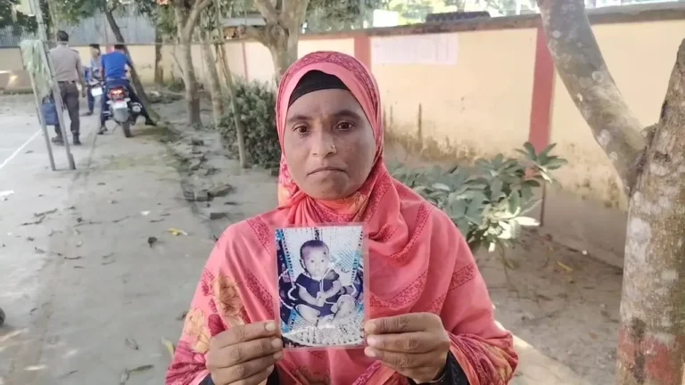 মেয়ের এক বছরের ছবি বুকে নিয়ে ২০ বছর ধরে খুঁজছেন মা
